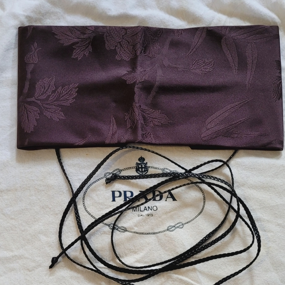 '96 TOM FORD GUCCI OBI BELT W/LEATHER STRAP.